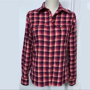 The North Face women’s size S snap button up shirt